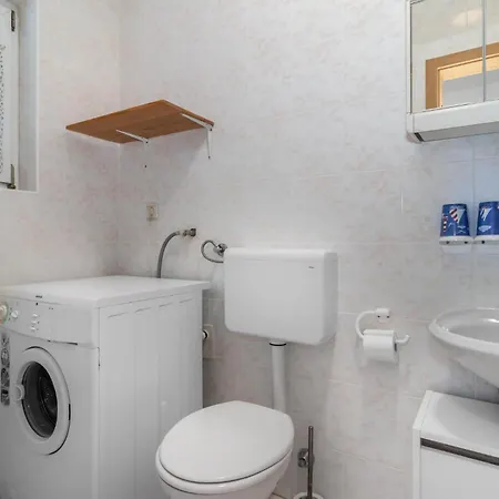 Appartamento 1 Bedroom Stunning In
