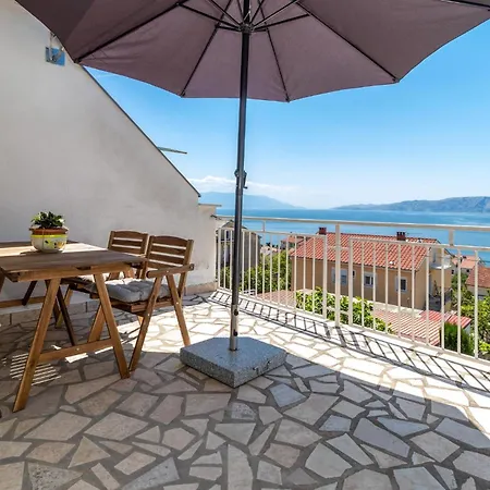 Lovely In With Wifi Apartment Novi Vinodolski