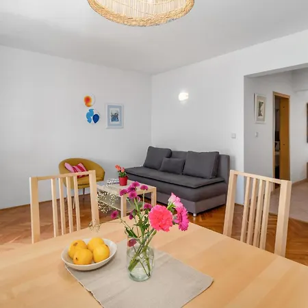 1 Bedroom Stunning In Novi Vinodolski